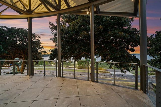 555 MAGNOLIA MOUND DR, Memphis, TN 38103