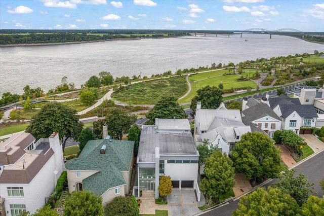 555 MAGNOLIA MOUND DR, Memphis, TN 38103