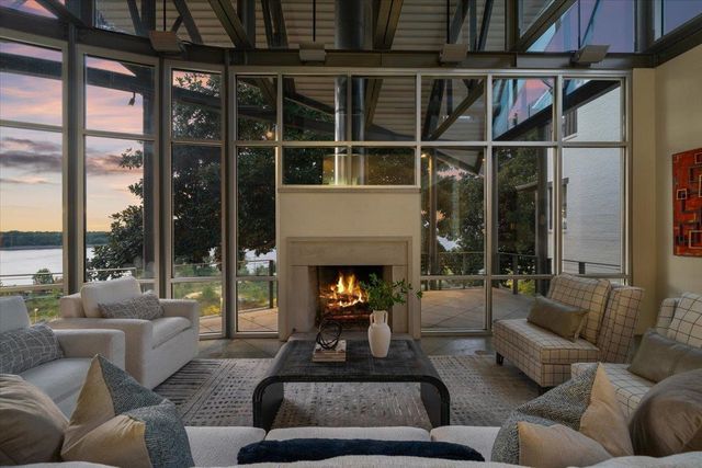 555 MAGNOLIA MOUND DR, Memphis, TN 38103