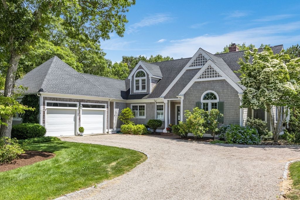 87 Bayshore Dr, Mashpee, MA 02649
