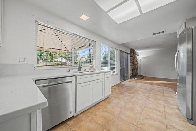 9960 Rio Cosumnes Cir, Elk Grove, CA 95624