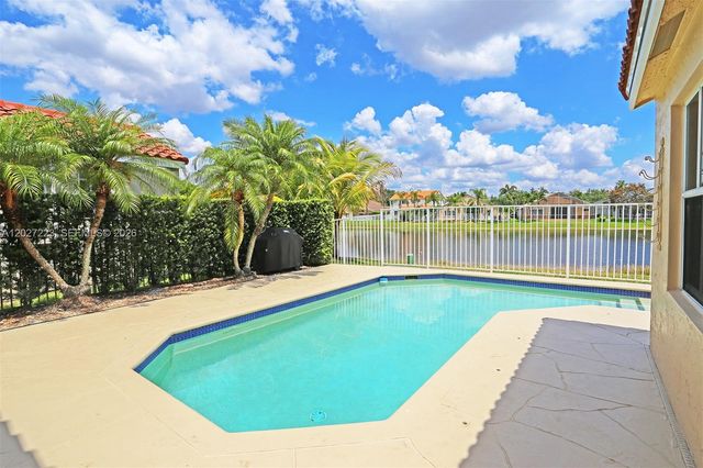 873 Sand Creek Cir, Weston, FL 33327
