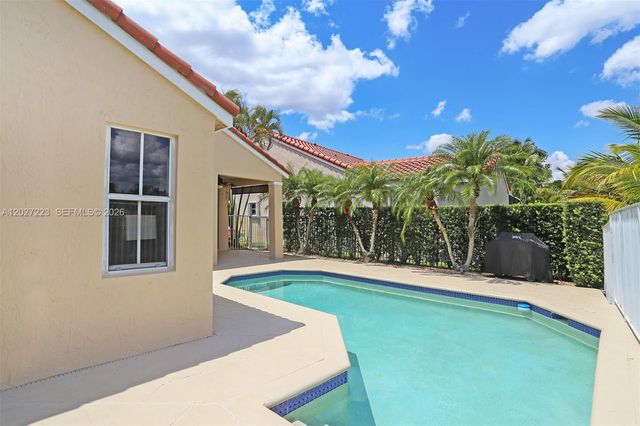 873 Sand Creek Cir, Weston, FL 33327