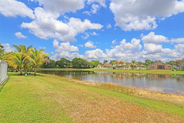 873 Sand Creek Cir, Weston, FL 33327