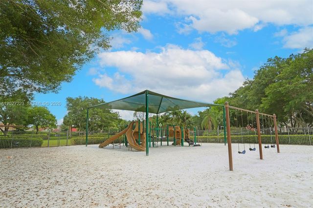 873 Sand Creek Cir, Weston, FL 33327