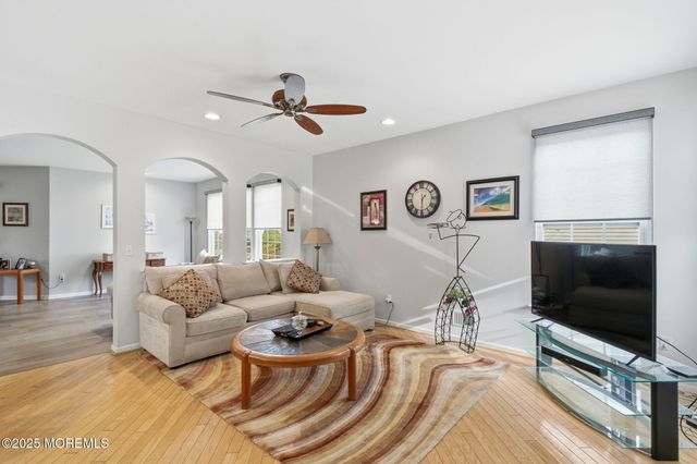 40 Mission Way, Barnegat, NJ 08005