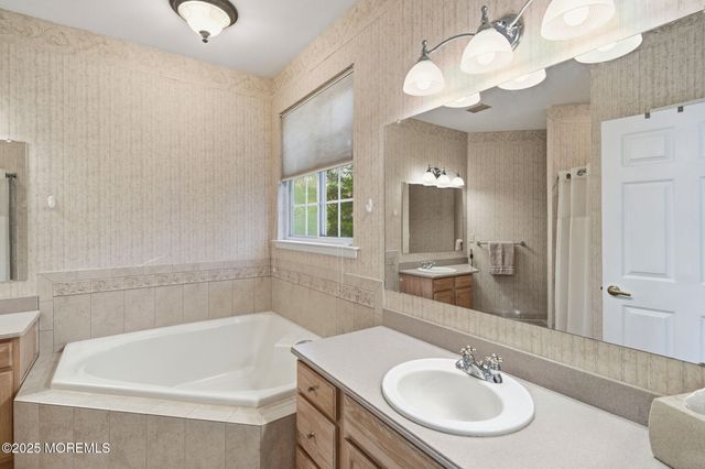 40 Mission Way, Barnegat, NJ 08005