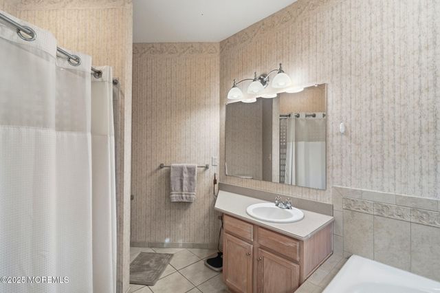 40 Mission Way, Barnegat, NJ 08005