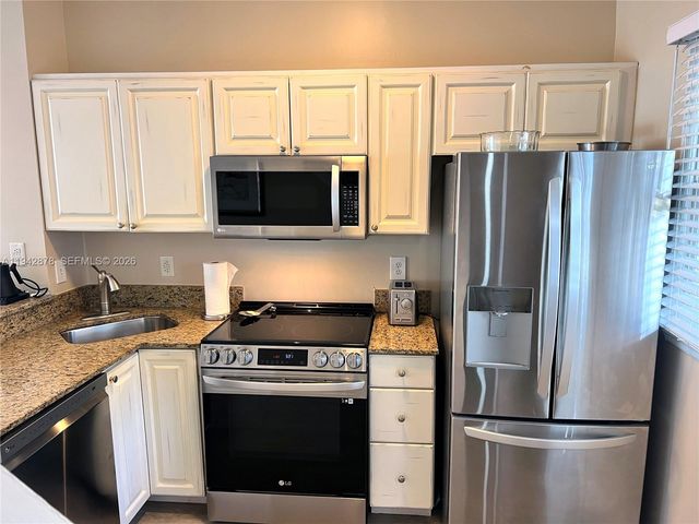 5017 Sunset Village Dr, Duck, FL 33050