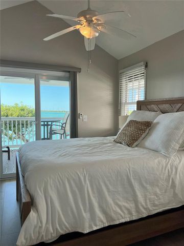 5017 Sunset Village Dr, Duck, FL 33050