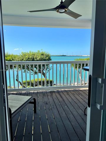 5017 Sunset Village Dr, Duck, FL 33050