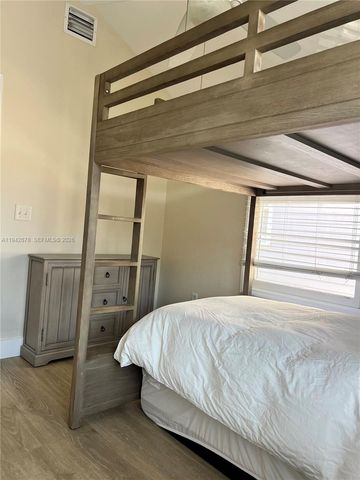 5017 Sunset Village Dr, Duck, FL 33050