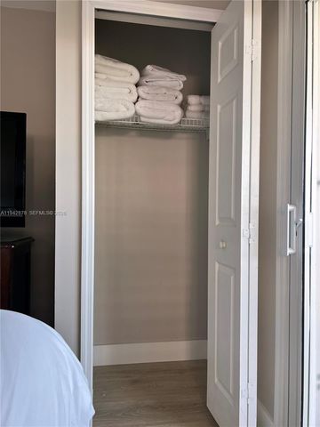 5017 Sunset Village Dr, Duck, FL 33050