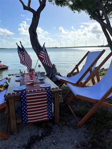 5017 Sunset Village Dr, Duck, FL 33050