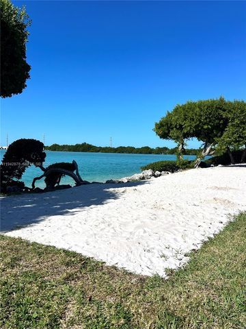 5017 Sunset Village Dr, Duck, FL 33050