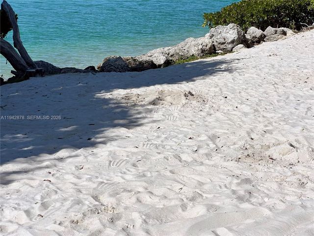 5017 Sunset Village Dr, Duck, FL 33050