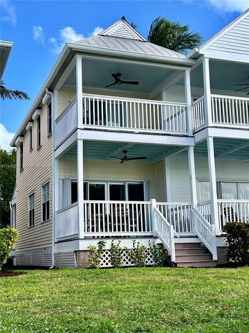 5017 Sunset Village Dr, Duck, FL 33050