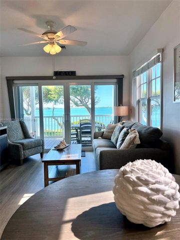 5017 Sunset Village Dr, Duck, FL 33050