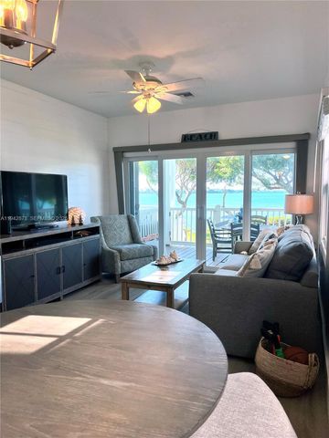 5017 Sunset Village Dr, Duck, FL 33050