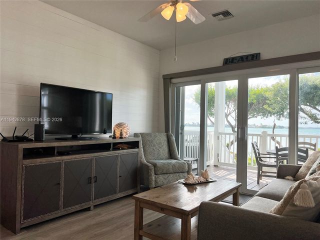 5017 Sunset Village Dr, Duck, FL 33050