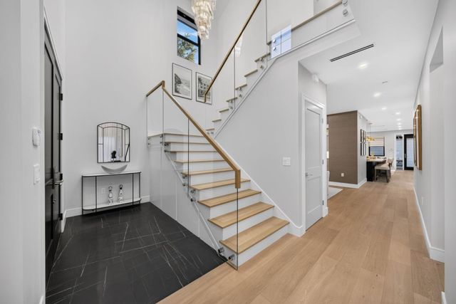 407 University Avenue, Los Gatos, CA 95032