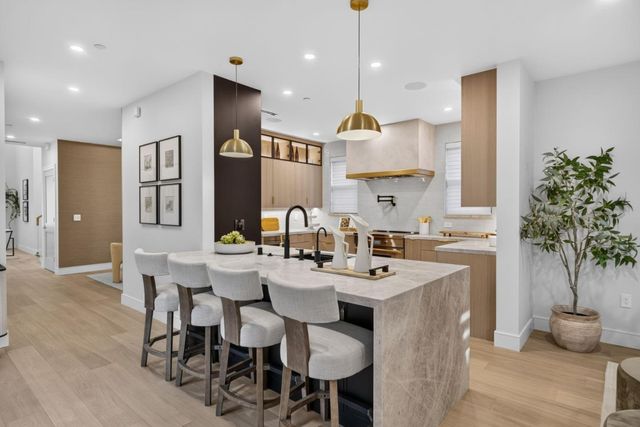 407 University Avenue, Los Gatos, CA 95032