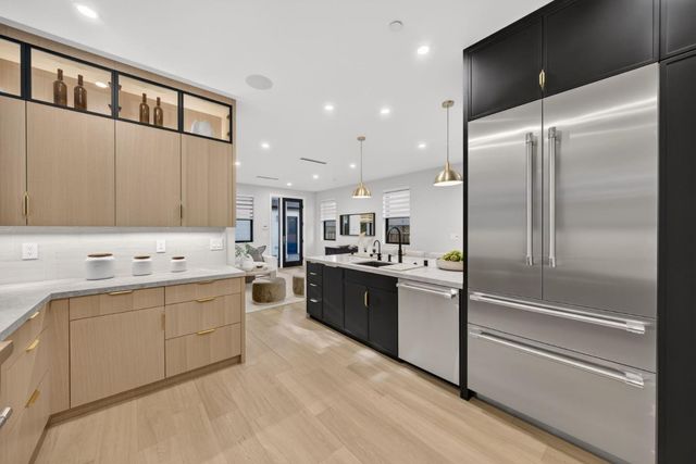 407 University Avenue, Los Gatos, CA 95032