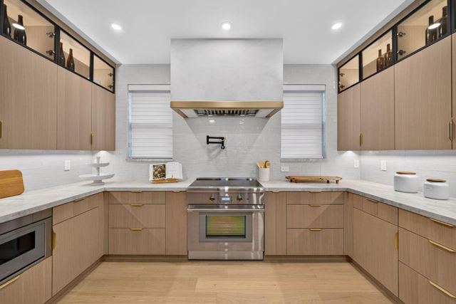 407 University Avenue, Los Gatos, CA 95032