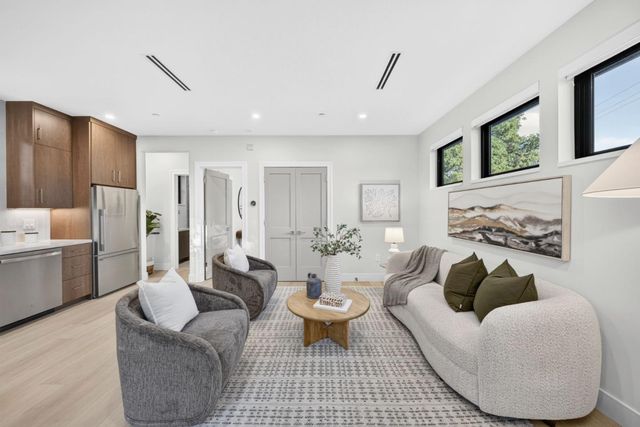 407 University Avenue, Los Gatos, CA 95032