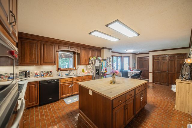 1279 Hedge Lane, Paducah, KY 42001