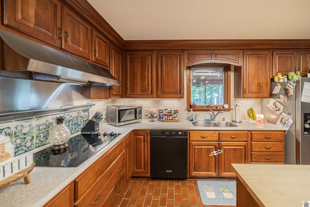 1279 Hedge Lane, Paducah, KY 42001
