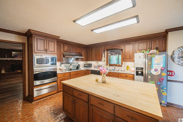 1279 Hedge Lane, Paducah, KY 42001