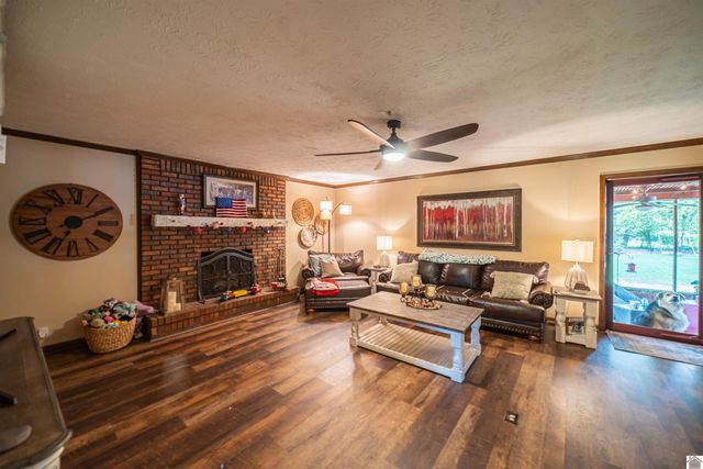 1279 Hedge Lane, Paducah, KY 42001