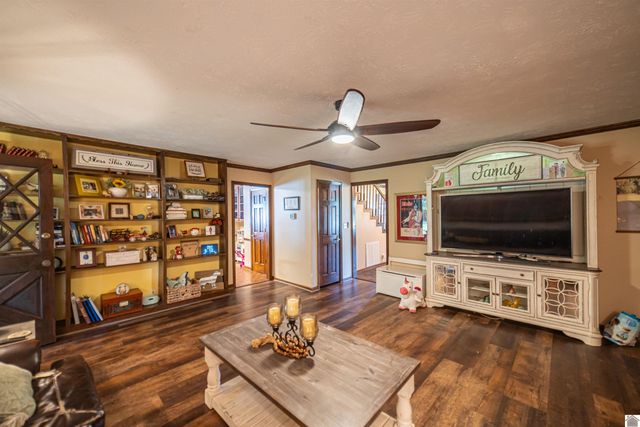1279 Hedge Lane, Paducah, KY 42001