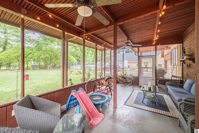 1279 Hedge Lane, Paducah, KY 42001