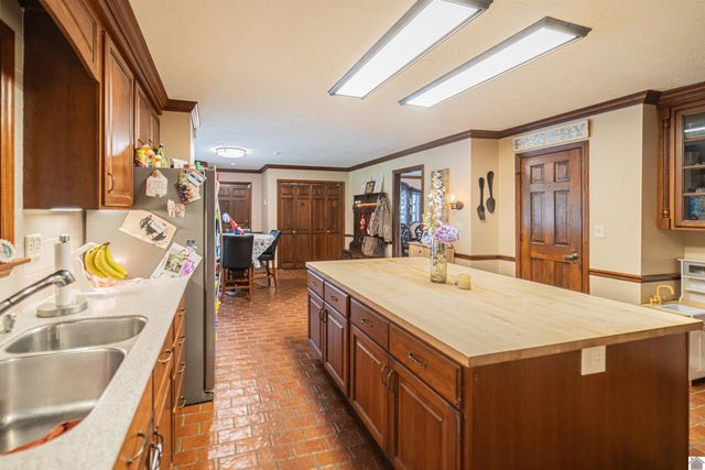1279 Hedge Lane, Paducah, KY 42001
