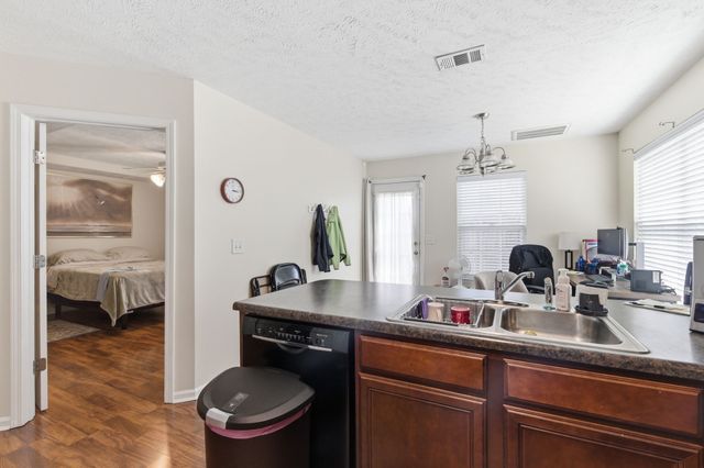 4053 George Buchanan Dr, La Vergne, TN 37086