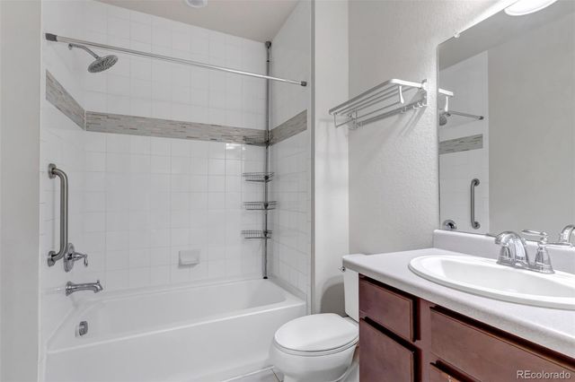 21876 E Radcliff Circle, Aurora, CO 80015