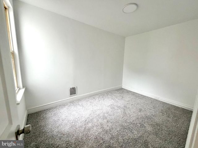 320 POWELL ST, Gloucester City, NJ 08030