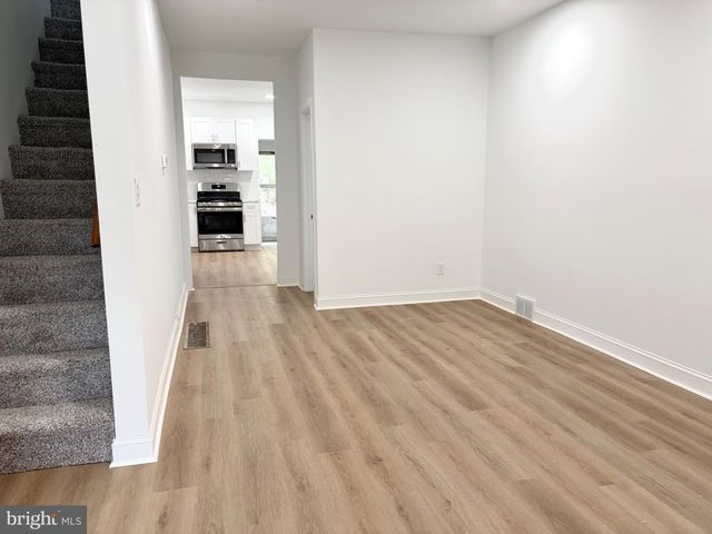 320 POWELL ST, Gloucester City, NJ 08030