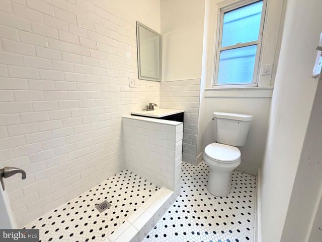 320 POWELL ST, Gloucester City, NJ 08030