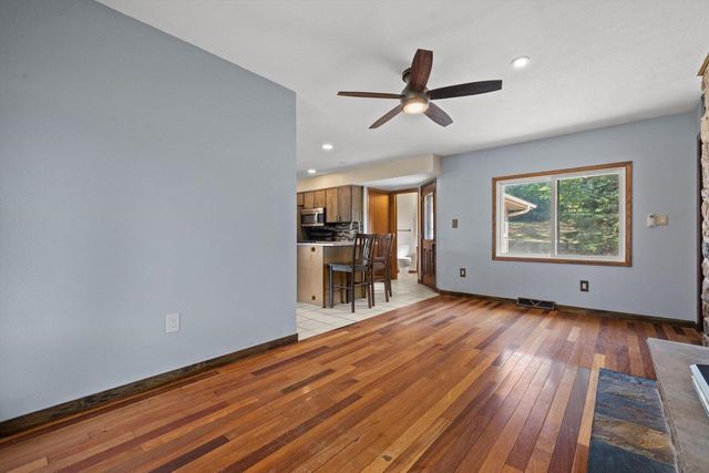 S76W31156 Century DRIVE, Mukwonago, WI 53149
