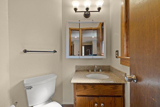 S76W31156 Century DRIVE, Mukwonago, WI 53149