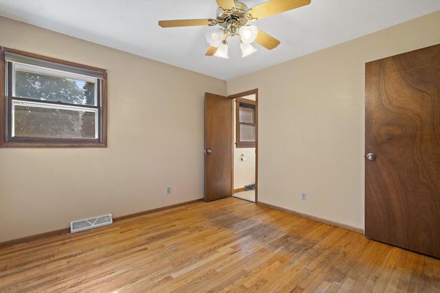 S76W31156 Century DRIVE, Mukwonago, WI 53149