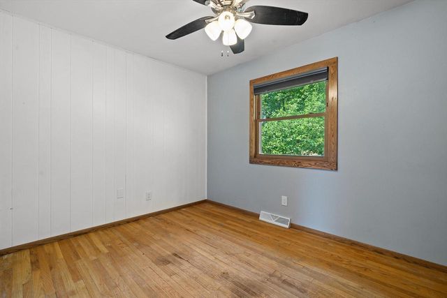 S76W31156 Century DRIVE, Mukwonago, WI 53149