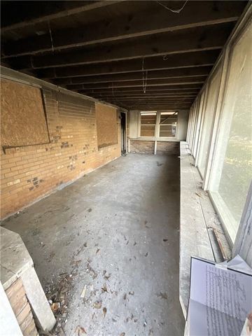 2462 Main Street NW, Atlanta, GA 30318