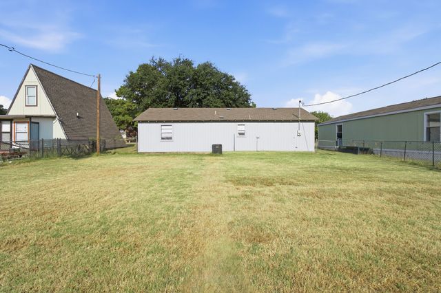 1836 Coral Road, Pelican Bay, TX 76020
