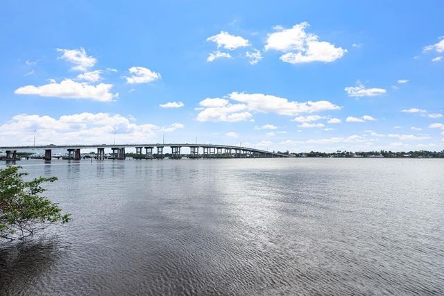 1957 SW Palm City Road 29- H, Stuart, FL 34994