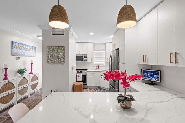 1957 SW Palm City Road 29- H, Stuart, FL 34994