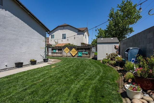 3820 Chedworth Ln, Modesto, CA 95355